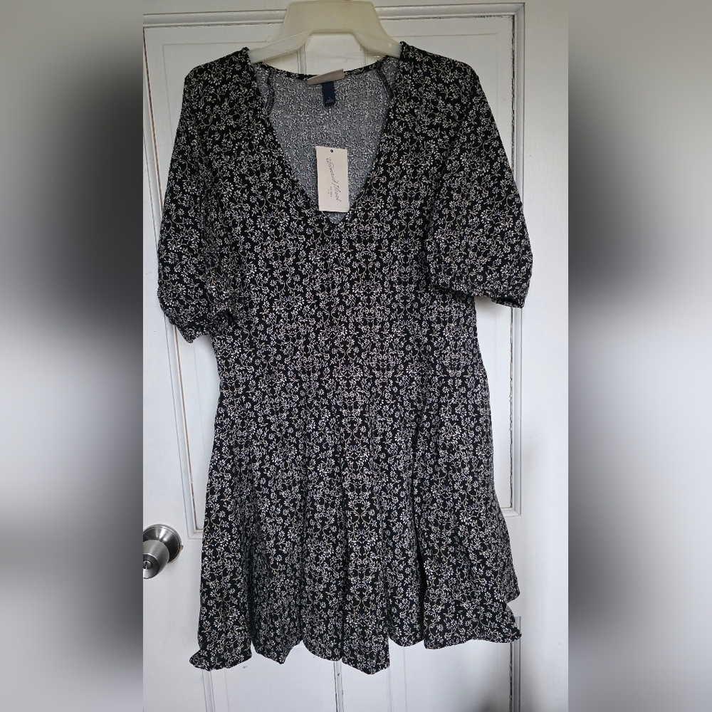 Universal Thread Black Mini Dress with White Floral Print